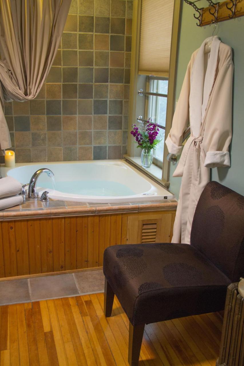 Pinehurst Inn Bed & Breakfast Bayfield Eksteriør bilde
